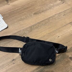 lululemon athletica Black Waist Pack - Slim Hands-Free Belt Bag